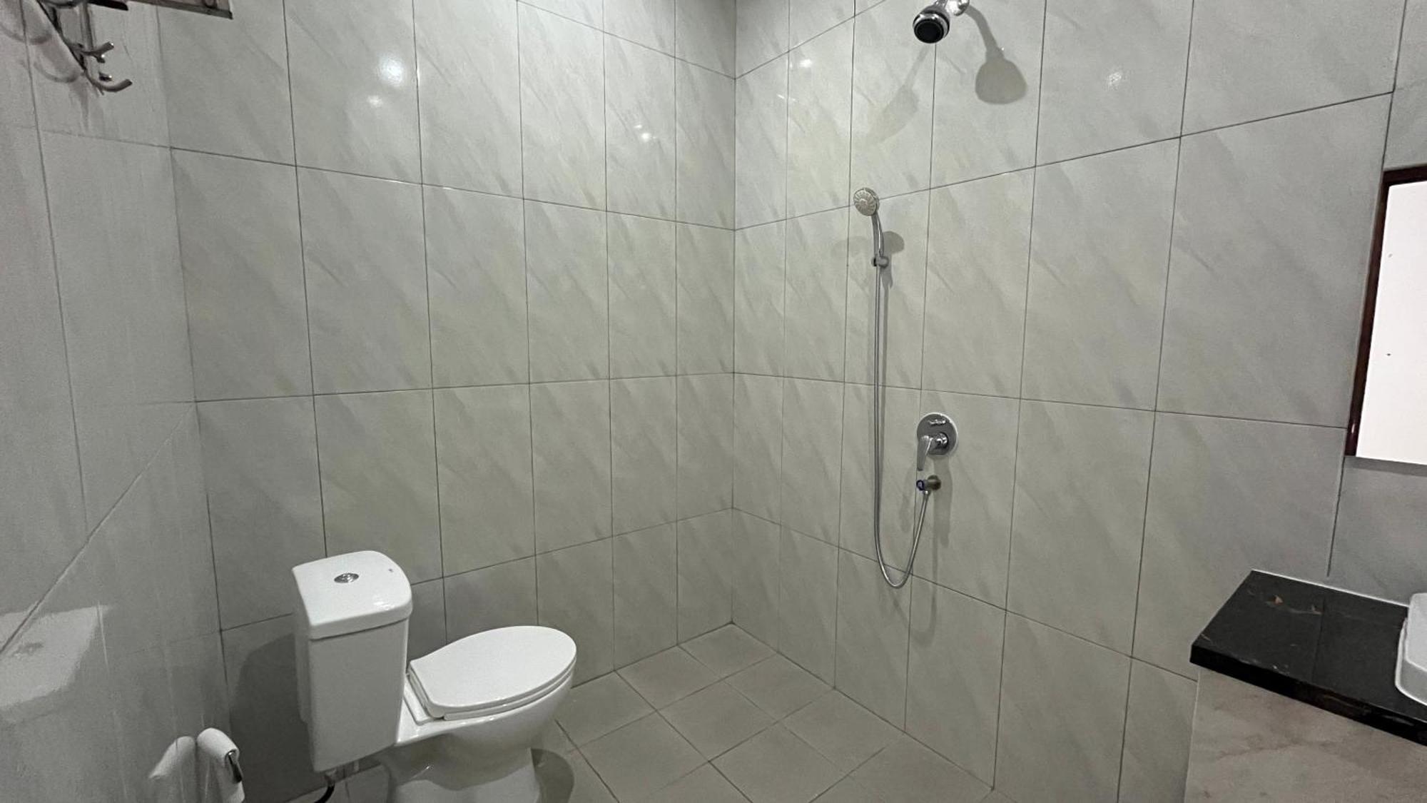 Reddoorz Premium At Jalan Diponegoro Lampung Bandar Lampung Exterior foto